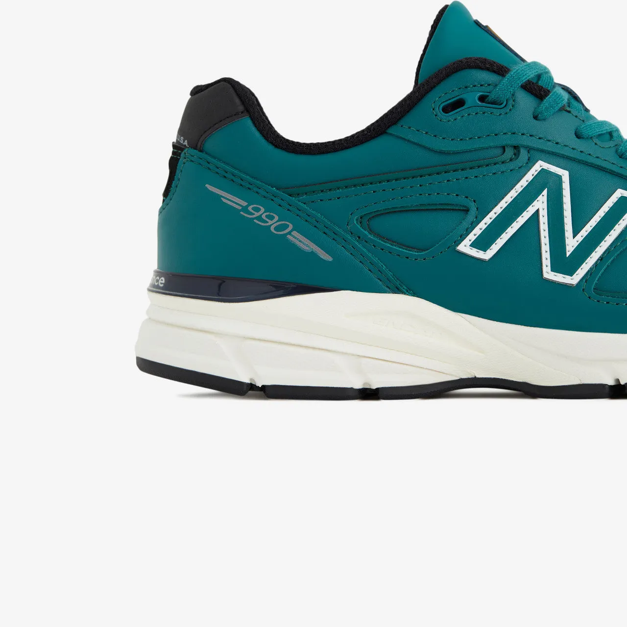 990v4