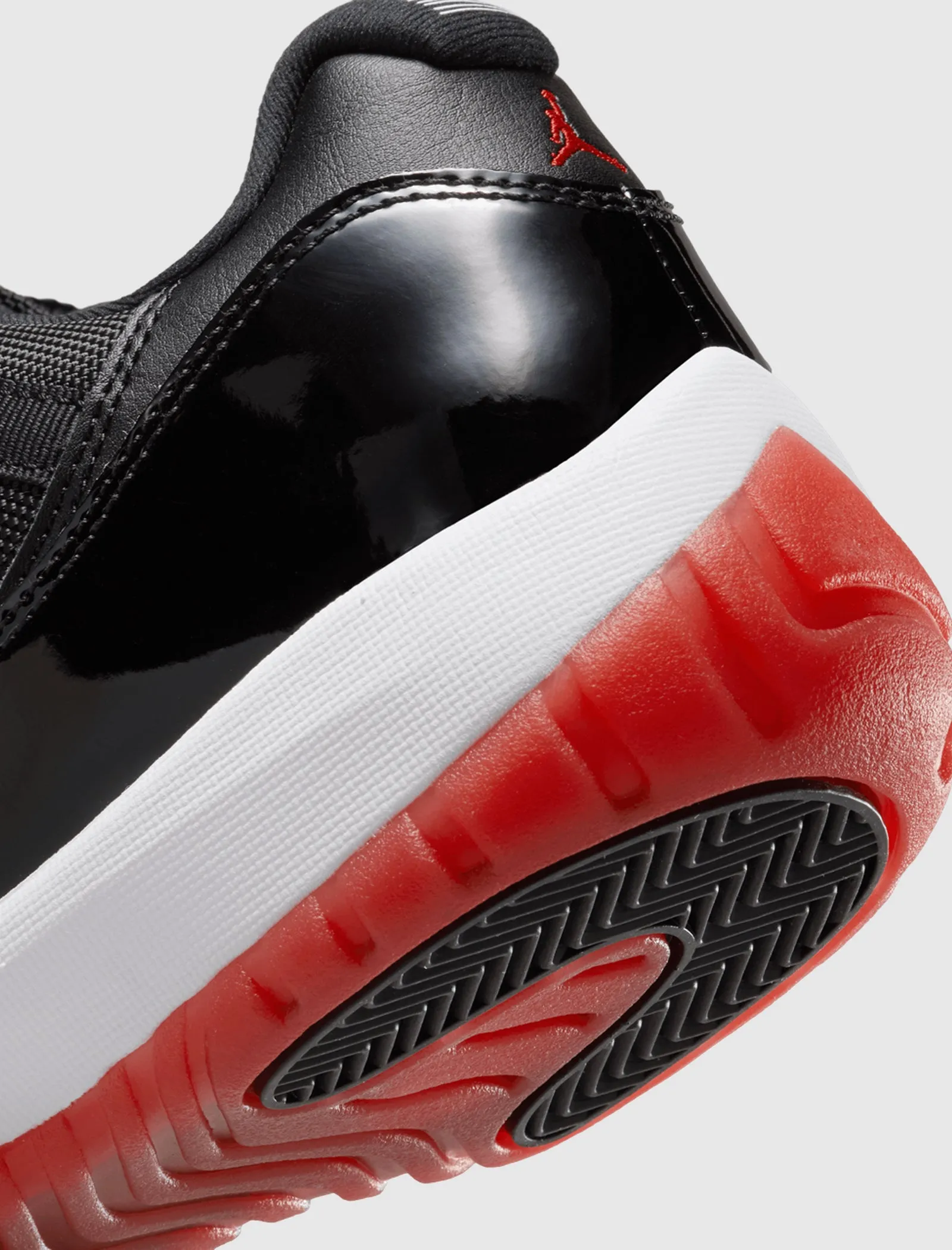 AIR JORDAN 11 RETRO LOW BRED