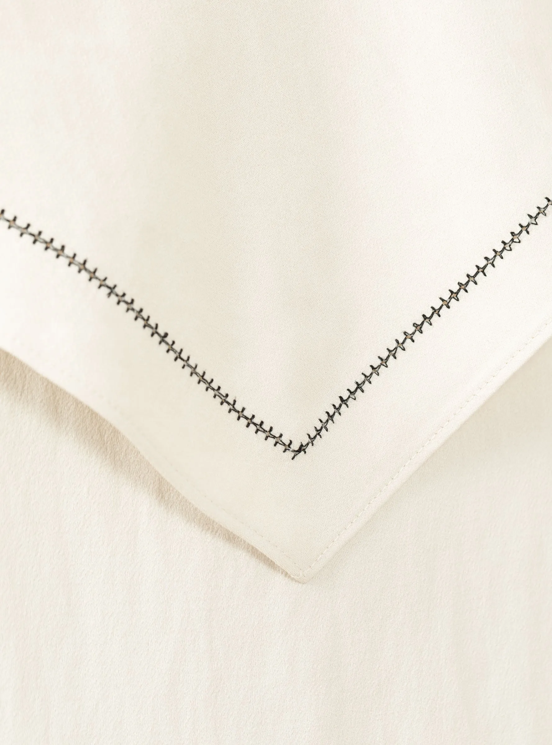 Ebery Dress Ivory