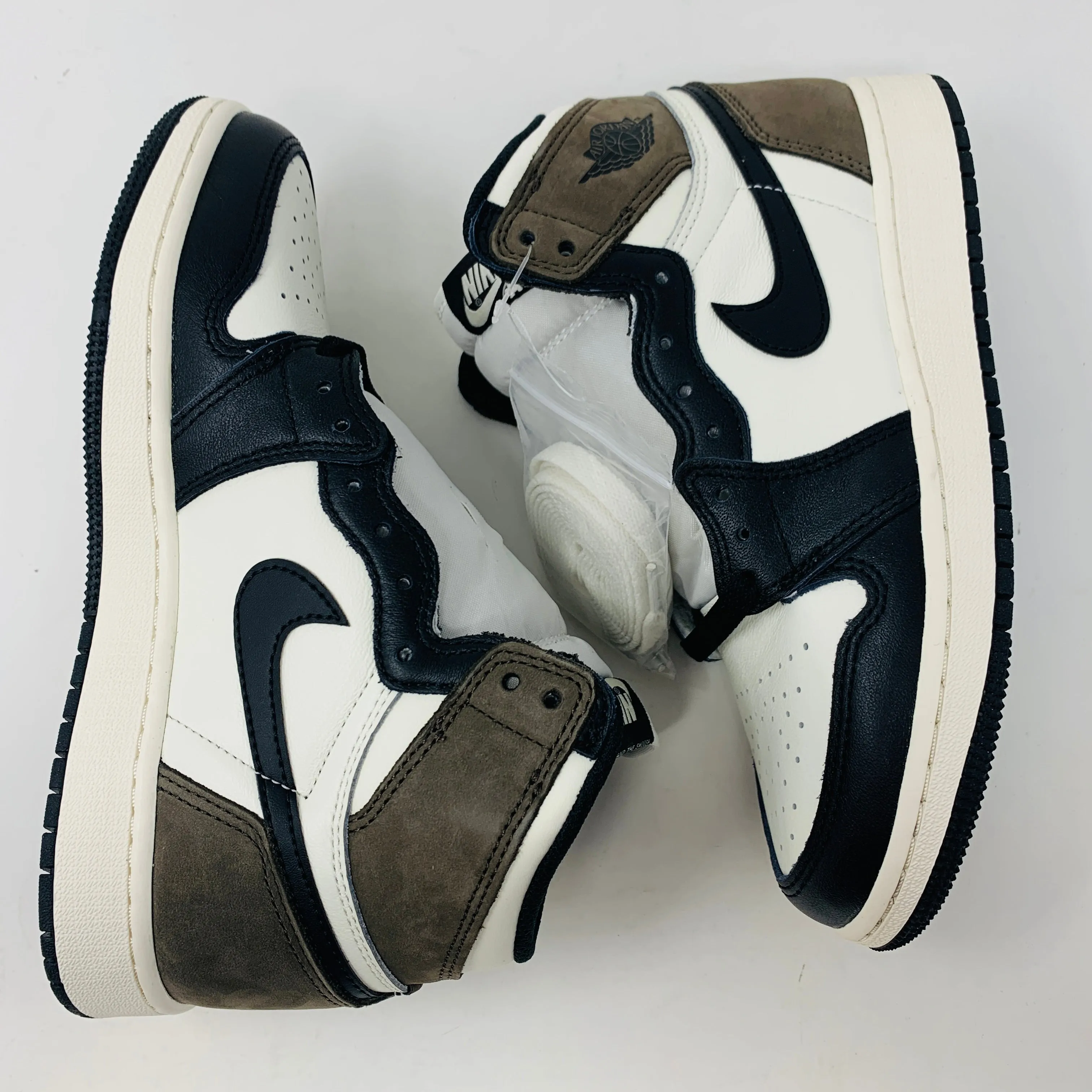 Jordan 1 Retro High Dark Mocha (GS)