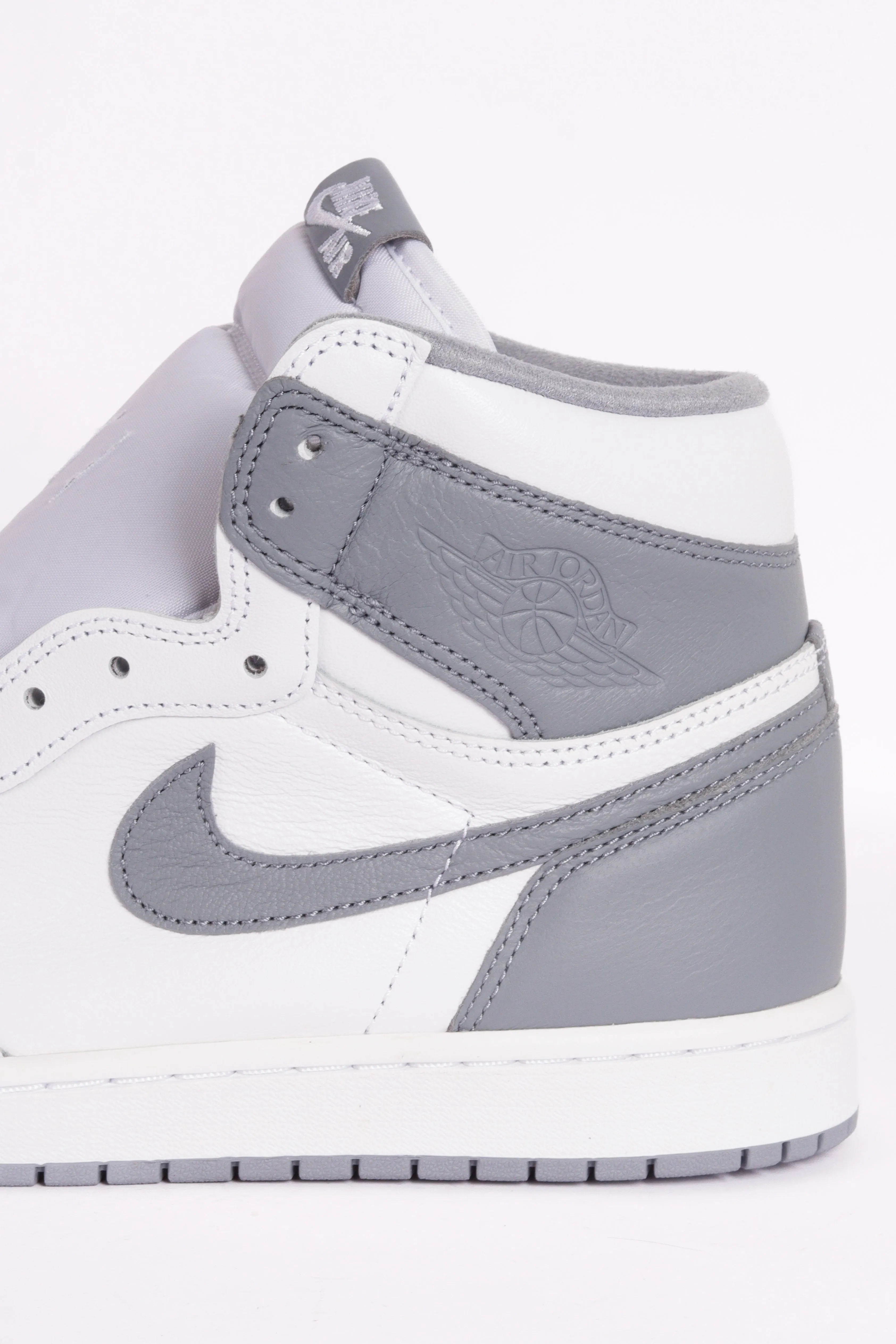 Jordan 1 Retro High OG 'Stealth' (2022)