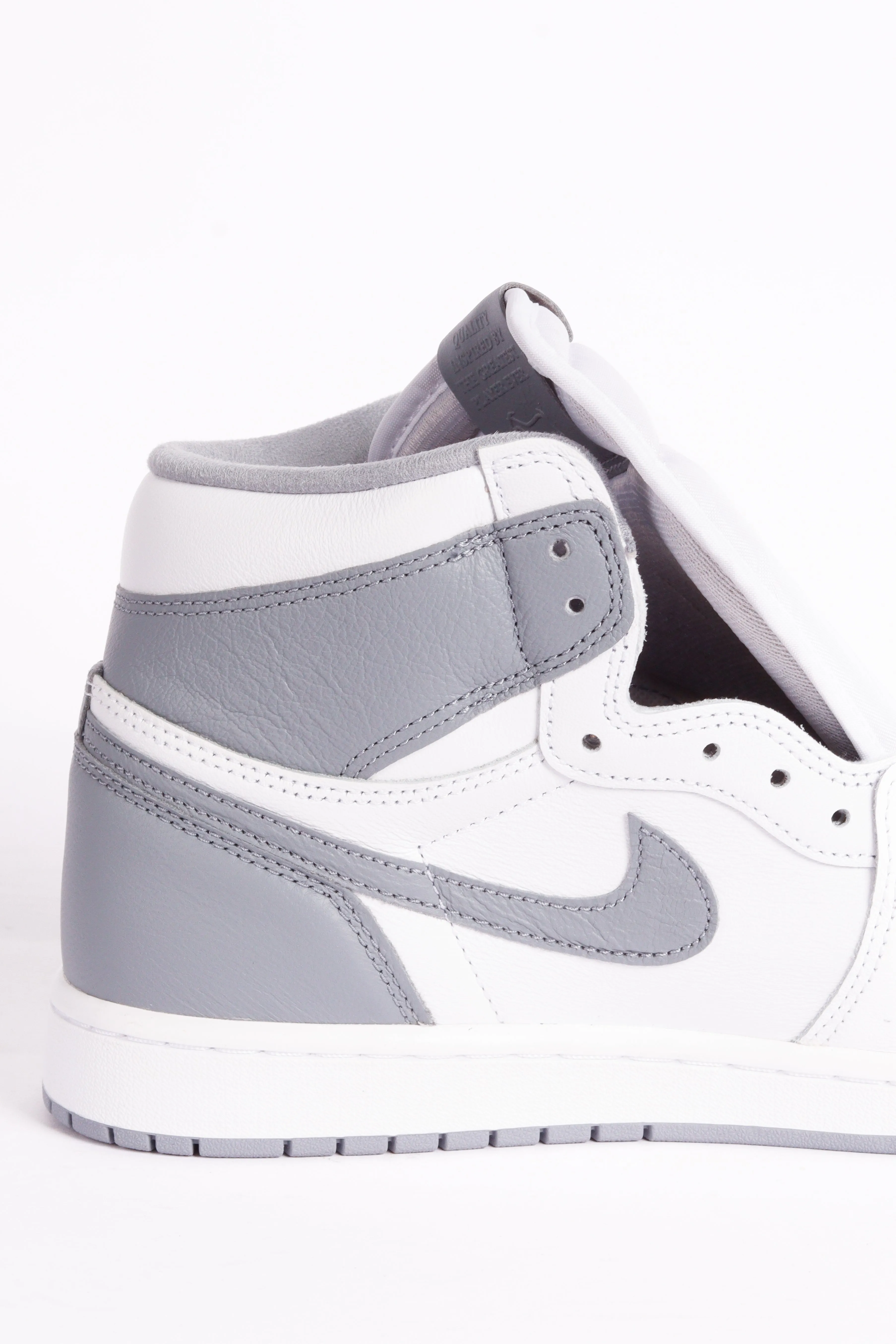 Jordan 1 Retro High OG 'Stealth' (2022)
