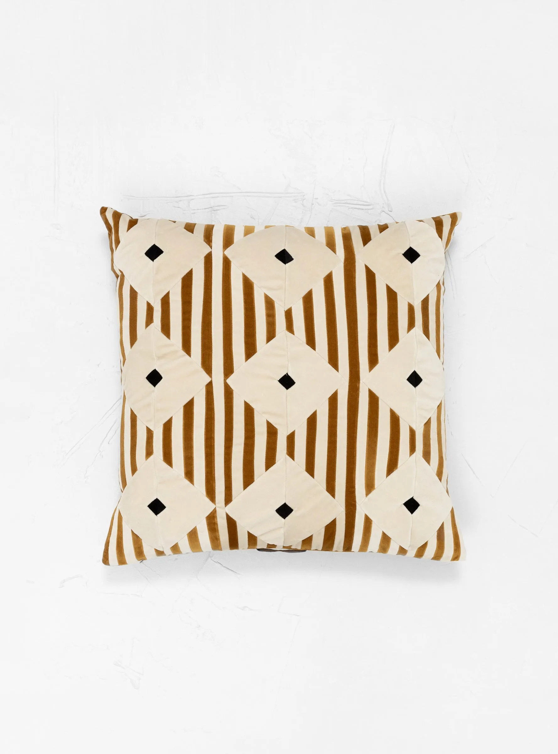 Nina Cushion Caramel